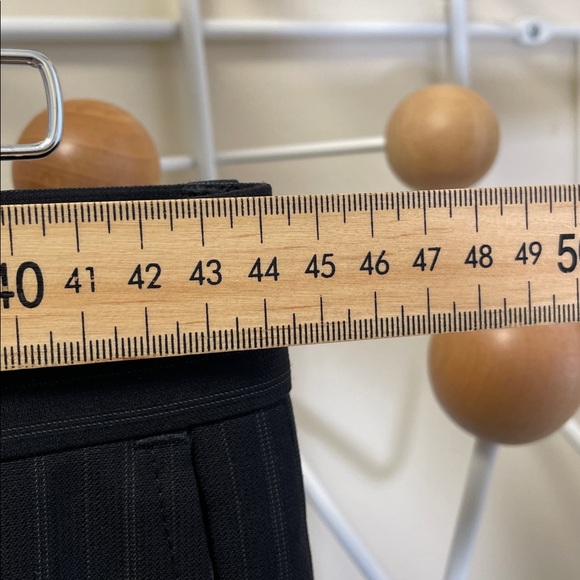 Hugo Boss Charcoal Pinstripe Men's Suit - 36 - Picture 12 of 16